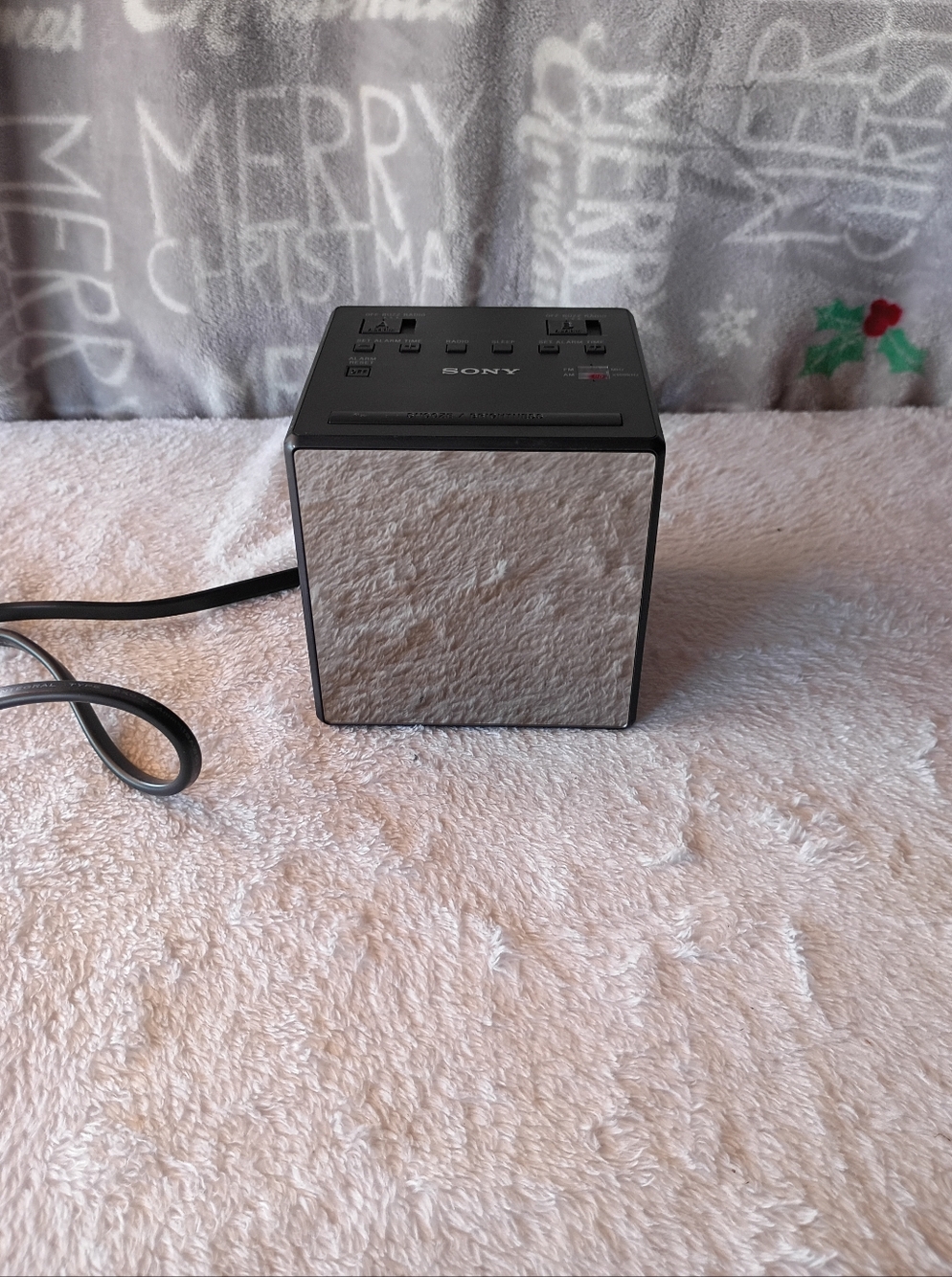 Sony Black Portable Cube Speaker with Mirror Front